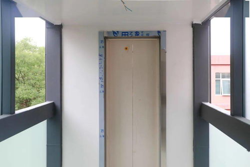 石景山某小區(qū)老樓電梯增設(shè)工程進入收尾階段，居民“一鍵直達”生活指日可待